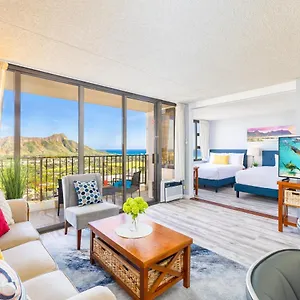 Apartment Ocean & Diamond Head Views - Near - Parking!, Honolulu